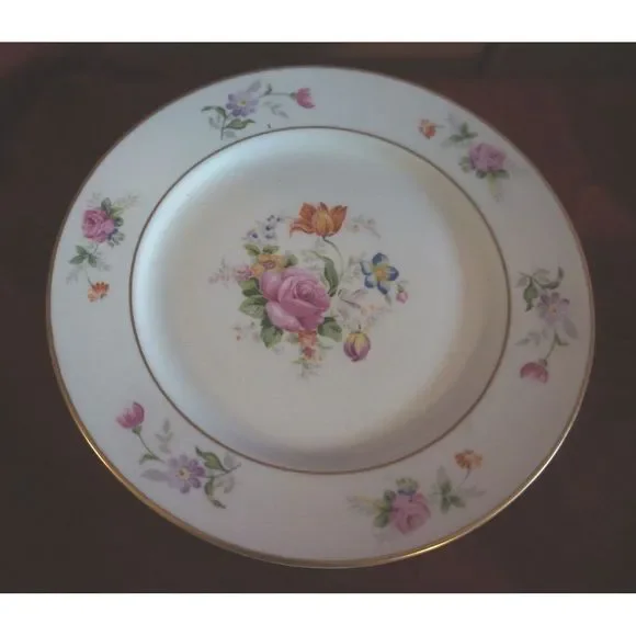 VTG. ROYAL JACKSON 64 PC. FLORAL PATTERNED DINNERWARE